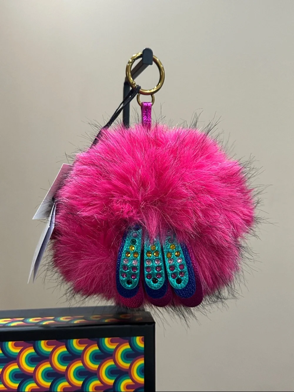 Kurt Geiger 💖Faux Fur Pom Pom Keyring - Picture 3 of 5